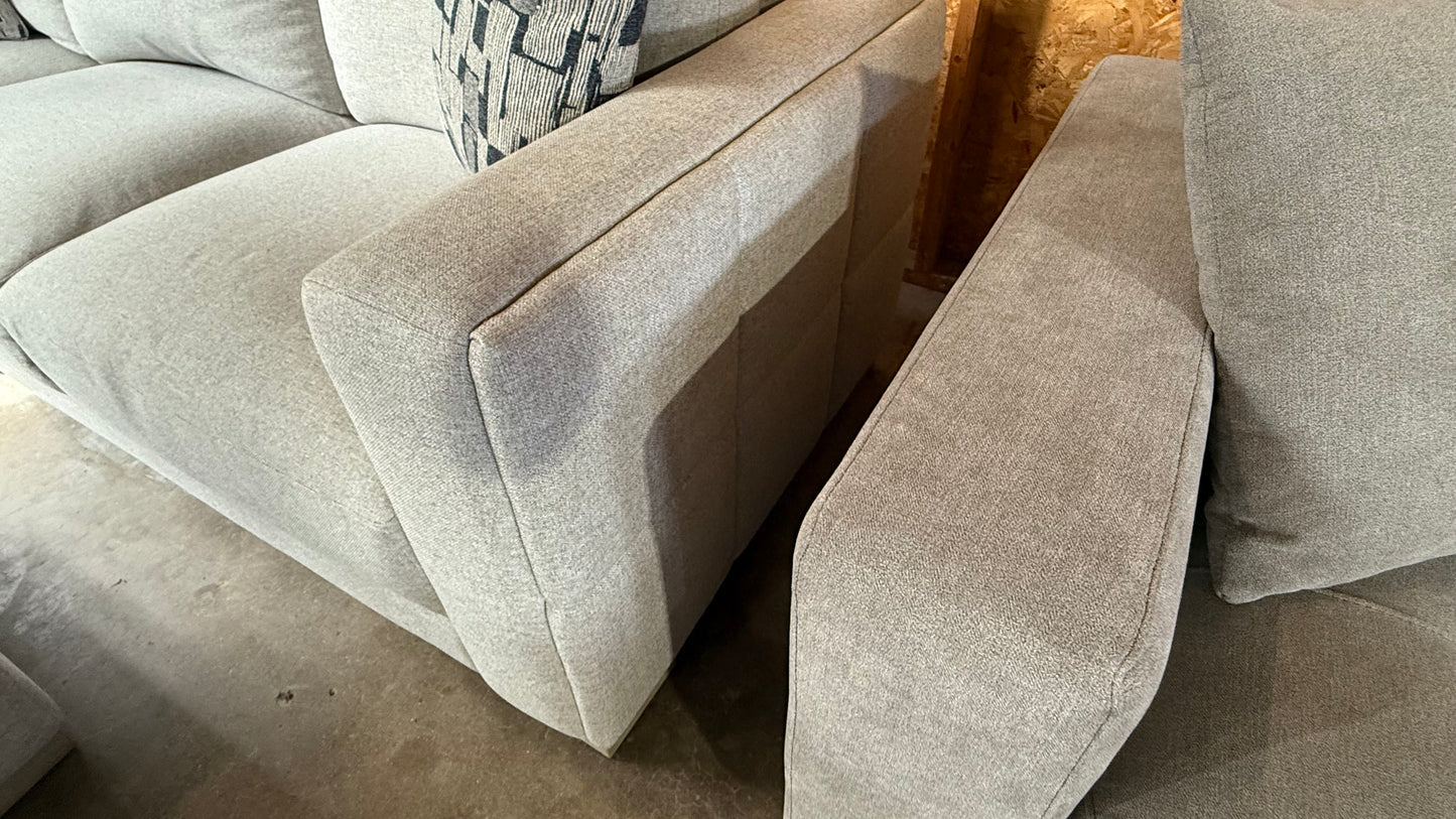 DRAYDEN FABRIC SECTIONAL